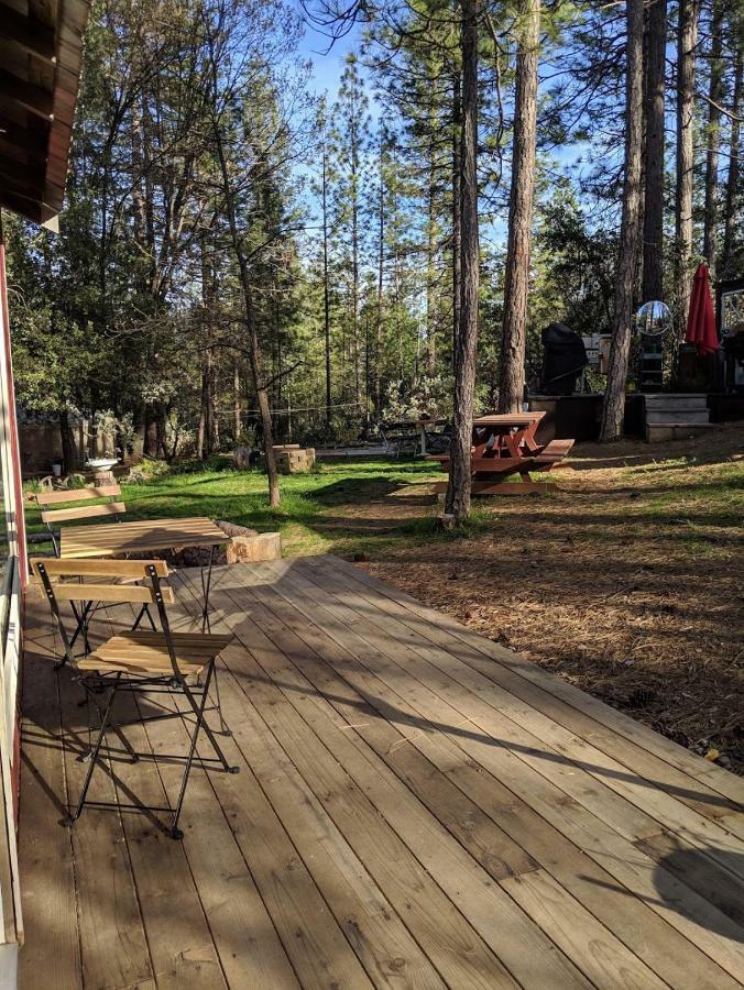 The Red Rooster Lodge Султервілл Екстер'єр фото